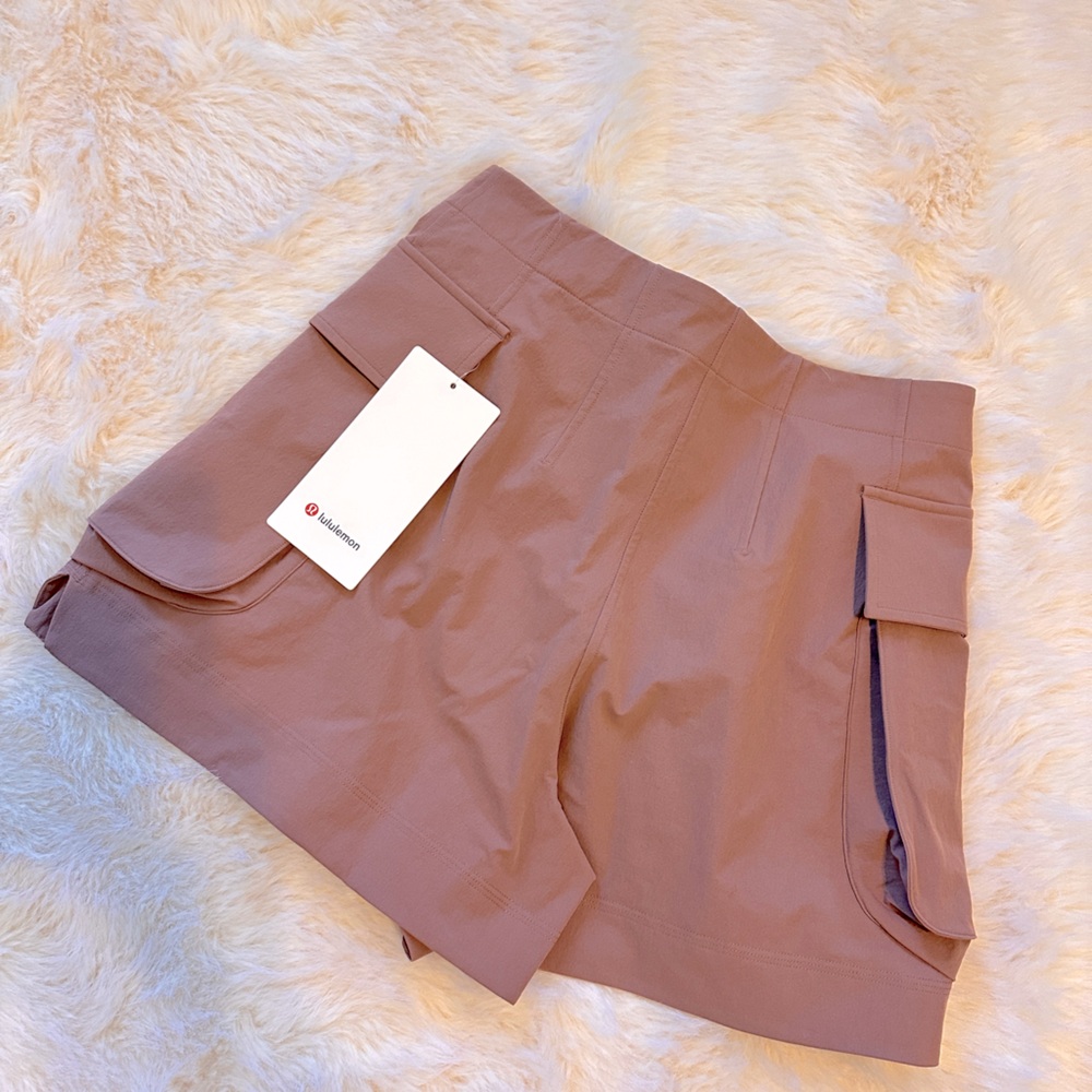 NWT Lululemon Relaxed-Fit SHR Cargo Short 4" / TWRS - Picture 6 of 7